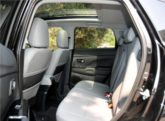 标致4008(进口) 2012款 2.0L 四驱豪华型 车厢座椅   后排空间