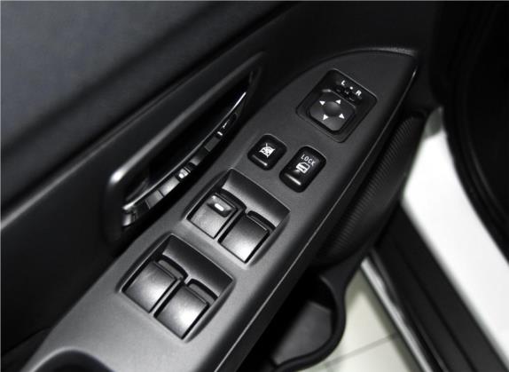 标致4008(进口) 2013款 2.0L 两驱时尚型 车厢座椅   门窗控制