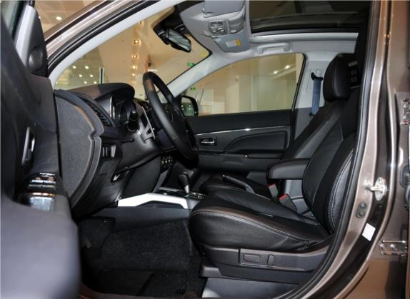 标致4008(进口) 2013款 2.0L 两驱豪华型 车厢座椅   前排空间