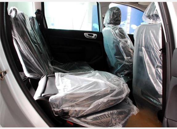 标致307(进口) 2007款 SW 2.0 精装版 车厢座椅   后排空间