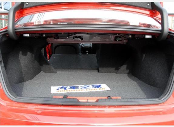 思域 2009款 1.8L 自动豪华版 车厢座椅   后备厢
