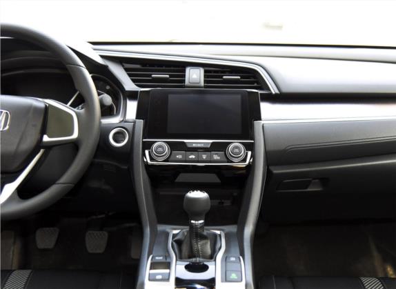 思域 2016款 220TURBO 手动豪华版 中控类   中控台