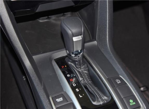 思域 2019款 220TURBO CVT燃动版 国V 中控类   挡把