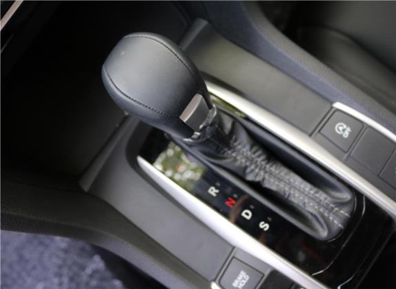 思域 2019款 220TURBO CVT燃擎版 国VI 中控类   挡把