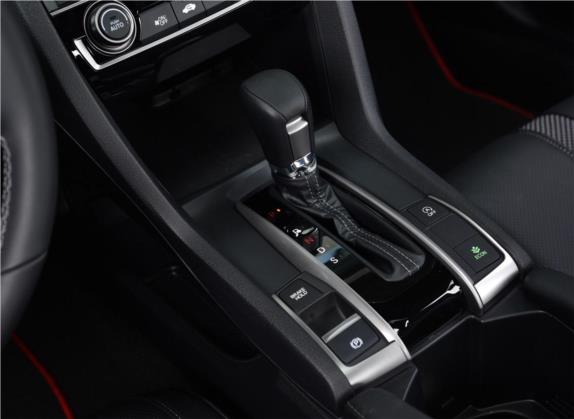 思域 2021款 HATCHBACK 220TURBO CVT劲擎控 中控类   挡把