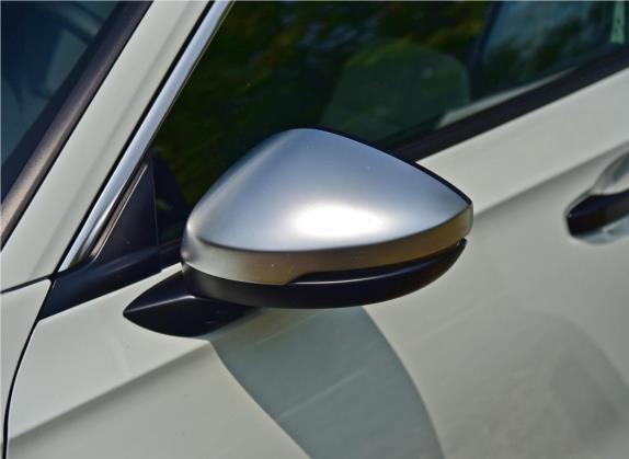 思域 2023款 2.0L e:HEV 劲速版 外观细节类   外后视镜