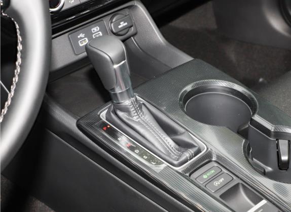 2023款 HATCHBACK 240TURBO CVT极锐版 中控类   挡把