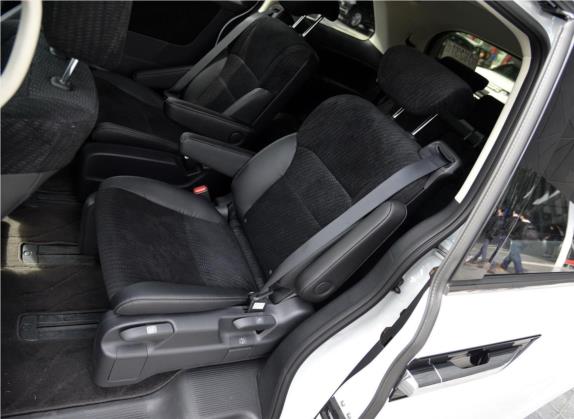 艾力绅 2016款 2.4L 舒适版 车厢座椅   后排空间