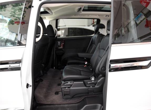艾力绅 2016款 2.4L 风尚版 车厢座椅   后排空间