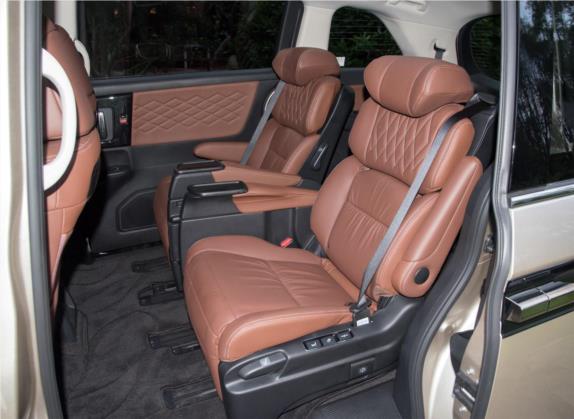 艾力绅 2019款 2.0L 混动至尊版 车厢座椅   后排空间