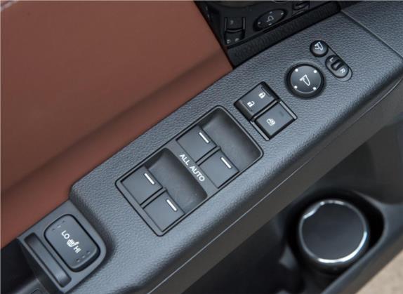 艾力绅 2019款 2.0L 混动至尊版 车厢座椅   门窗控制