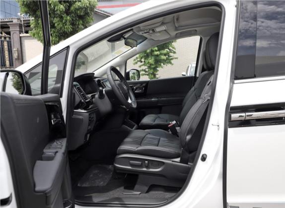 艾力绅 2019款 2.0L 混动豪华版 车厢座椅   前排空间