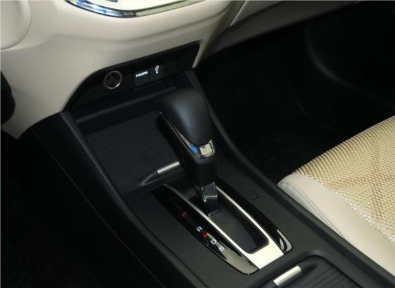 杰德 2013款 1.8L 自动舒适版 5座 中控类   挡把