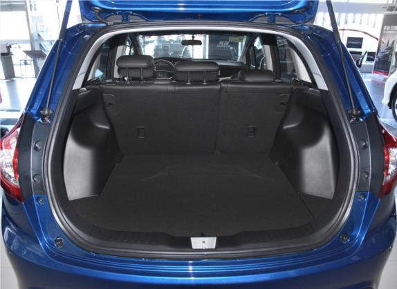 杰德 2016款 1.8L 自动舒适精英版 5座 车厢座椅   后备厢