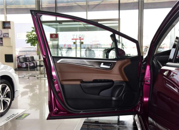 杰德 2017款 210TURBO CVT豪华版 6座 车厢座椅   前门板