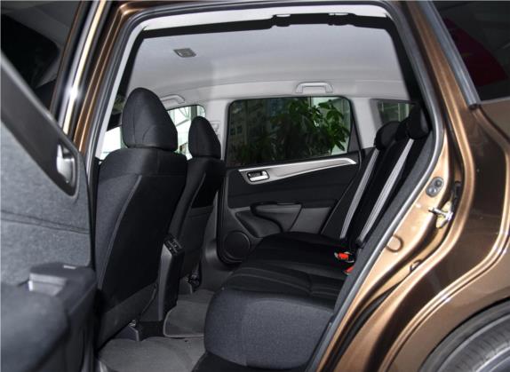 杰德 2017款 1.8L 自动经典版 5座 车厢座椅   前排空间