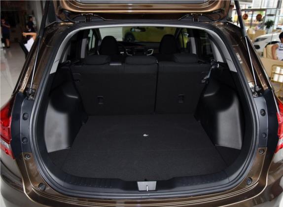 杰德 2017款 1.8L 自动经典版 5座 车厢座椅   后备厢