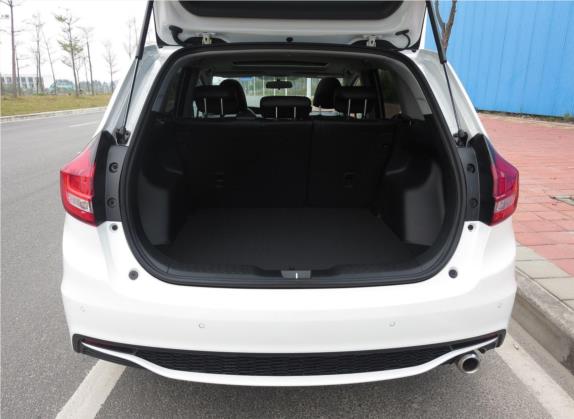 杰德 2017款 1.8L 自动舒适版 5座 车厢座椅   后备厢