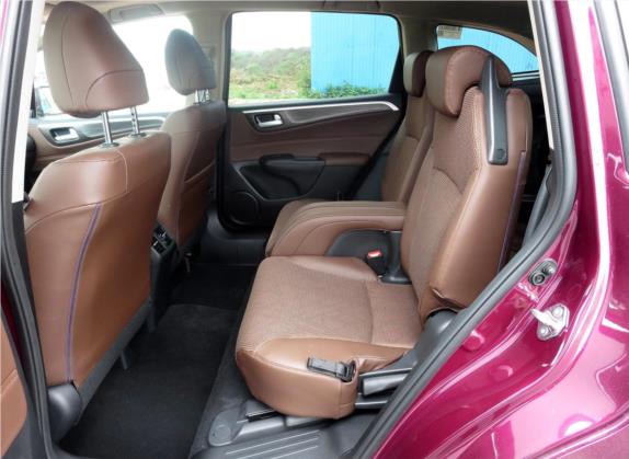 杰德 2017款 1.8L 自动舒适版 6座 车厢座椅   后排空间