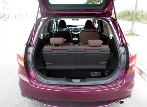 杰德 2017款 1.8L 自动舒适版 6座 车厢座椅   后备厢
