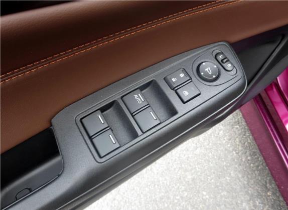 杰德 2017款 1.8L 自动舒适版 6座 车厢座椅   门窗控制