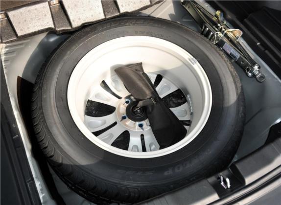 本田CR-V 2012款 2.4L 四驱豪华版 其他细节类   备胎