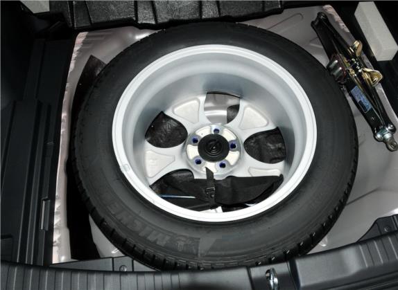 本田CR-V 2012款 2.4L 四驱尊贵版 其他细节类   备胎