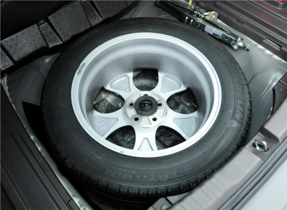 本田CR-V 2012款 2.4L 四驱尊贵导航版 其他细节类   备胎