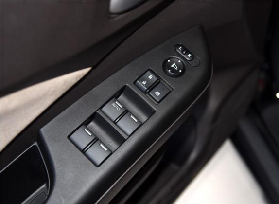 本田CR-V 2013款 2.0L 四驱经典版 车厢座椅   门窗控制