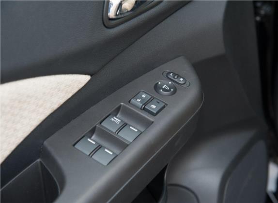 本田CR-V 2015款 2.0L 四驱风尚版 车厢座椅   门窗控制