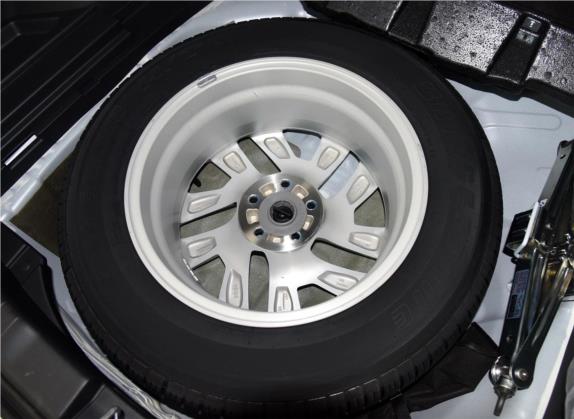本田CR-V 2015款 2.4L 两驱豪华版 其他细节类   备胎