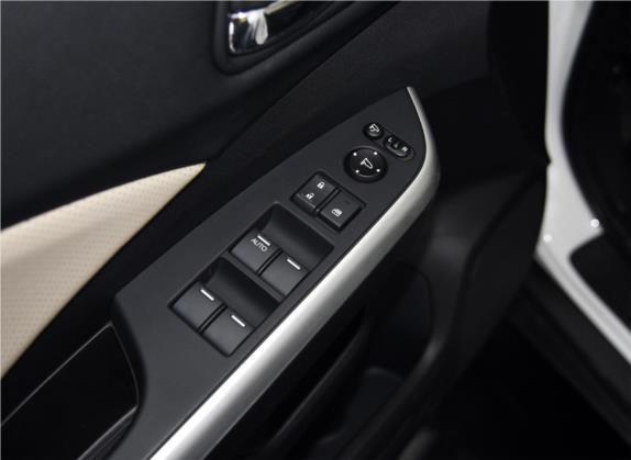 本田CR-V 2015款 2.4L 四驱豪华版 车厢座椅   门窗控制