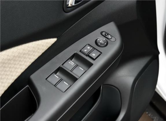 本田CR-V 2016款 2.0L 两驱都市版 车厢座椅   门窗控制