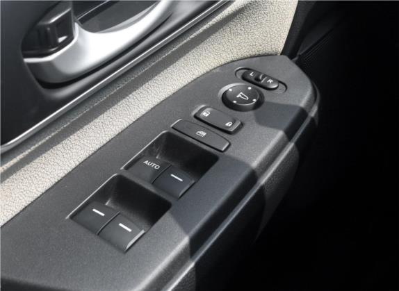 本田CR-V 2018款 240TURBO CVT两驱舒适版 车厢座椅   门窗控制