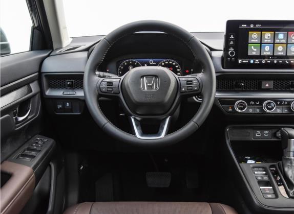 2023款 240TURBO 两驱智领版 5座 中控类   驾驶位