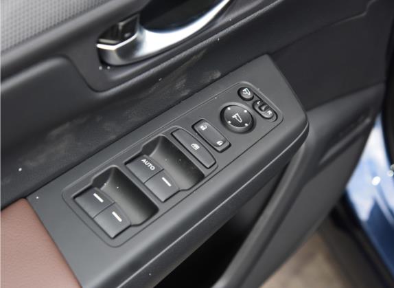 2023款 240TURBO 两驱智领版 5座 车厢座椅   门窗控制