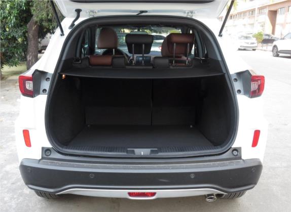 本田XR-V 2017款 1.8L VTi CVT豪华版 车厢座椅   后备厢