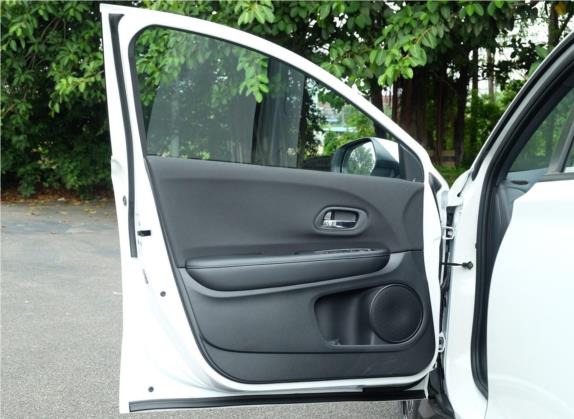 本田XR-V 2019款 220TURBO CVT舒适版 国V 车厢座椅   前门板