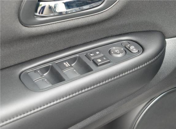 本田XR-V 2019款 220TURBO CVT舒适版 国V 车厢座椅   门窗控制