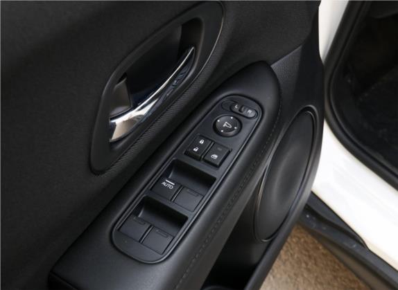本田XR-V 2020款 1.5L 手动经典版 车厢座椅   门窗控制