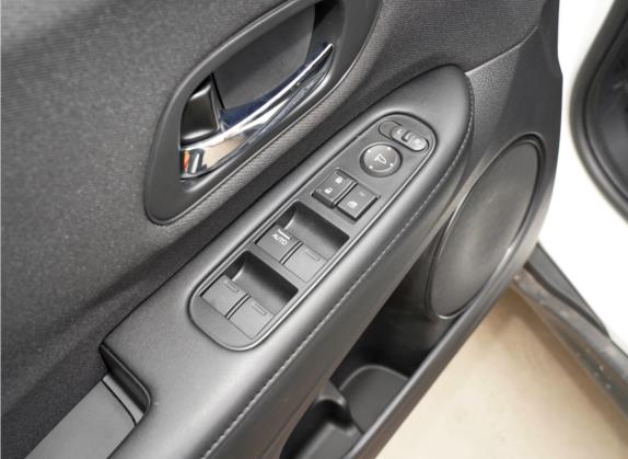 本田XR-V 2021款 1.5L 手动经典版 车厢座椅   门窗控制