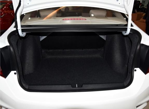 哥瑞 2016款 1.5L 手动经典版 车厢座椅   后备厢