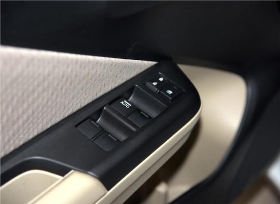 哥瑞 2016款 1.5L 手动经典版 车厢座椅   门窗控制