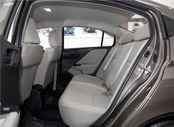 哥瑞 2016款 1.5L CVT经典版 车厢座椅   后排空间