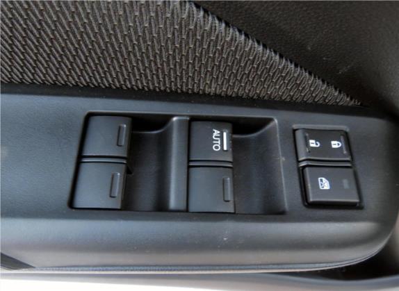 竞瑞 2017款 1.5L 手动经典版 车厢座椅   门窗控制