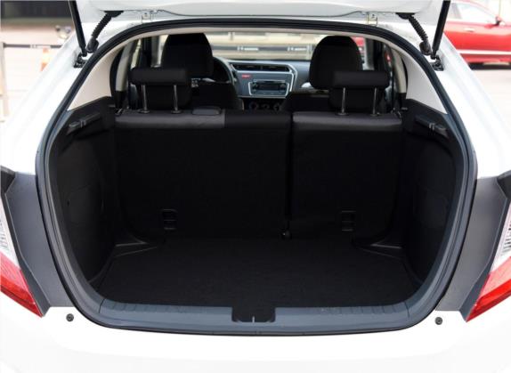 竞瑞 2017款 1.5L CVT经典版 车厢座椅   后备厢