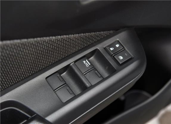 竞瑞 2017款 1.5L CVT经典版 车厢座椅   门窗控制