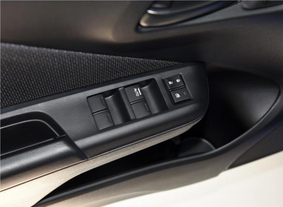 竞瑞 2017款 1.5L CVT舒适版 车厢座椅   门窗控制