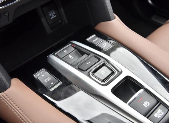 本田UR-V 2020款 370TURBO 两驱尊雅版 中控类   挡把