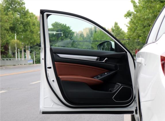 英仕派 2019款 锐·混动 2.0L 净雅版 国VI 车厢座椅   前门板